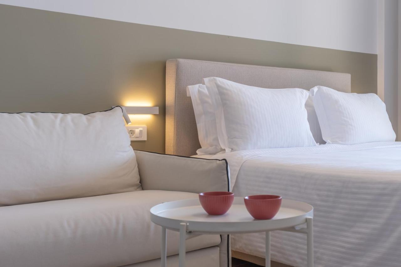 Nelly'S Apartments 托隆 外观 照片