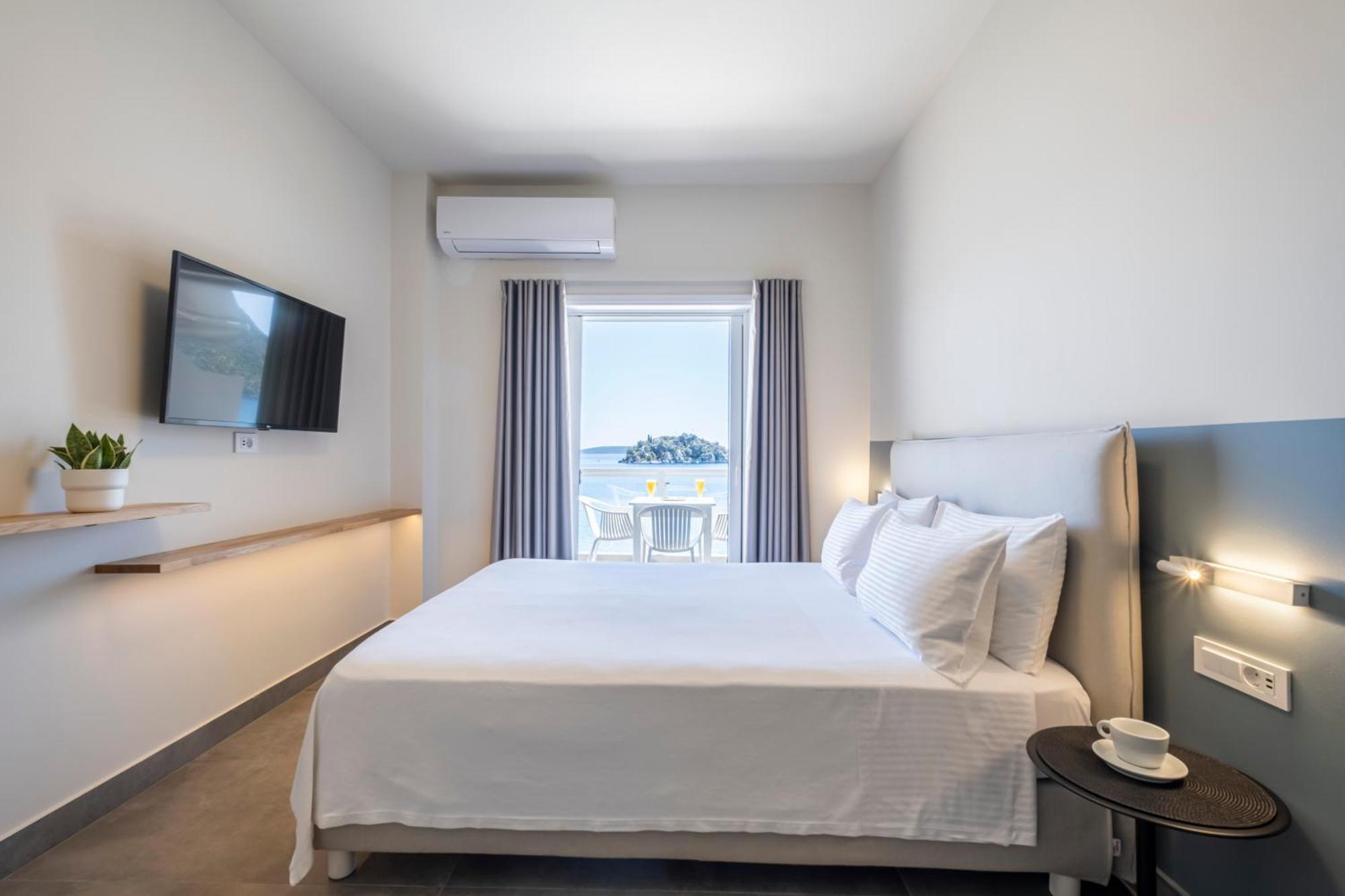 Nelly'S Apartments 托隆 外观 照片