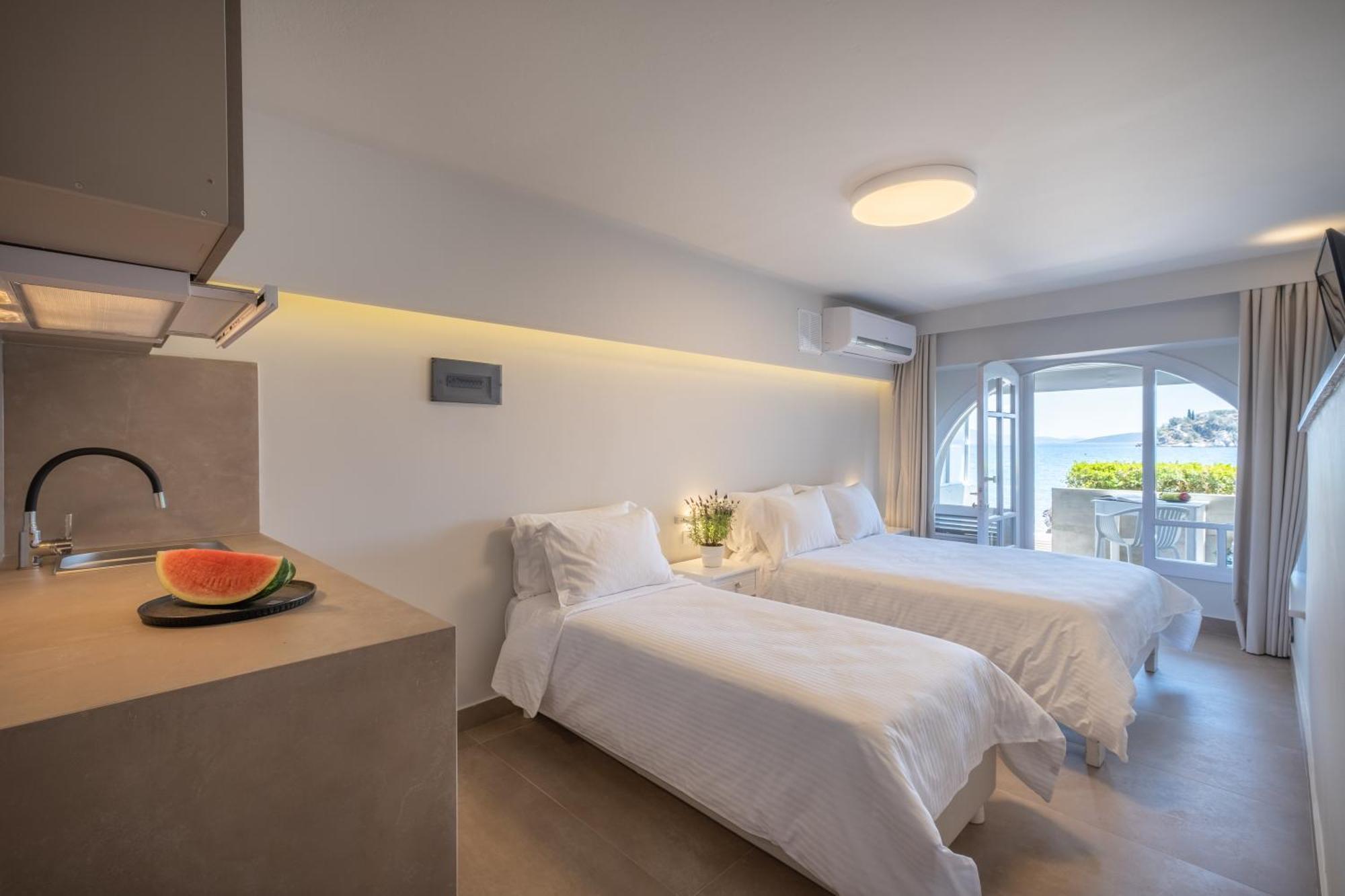 Nelly'S Apartments 托隆 外观 照片